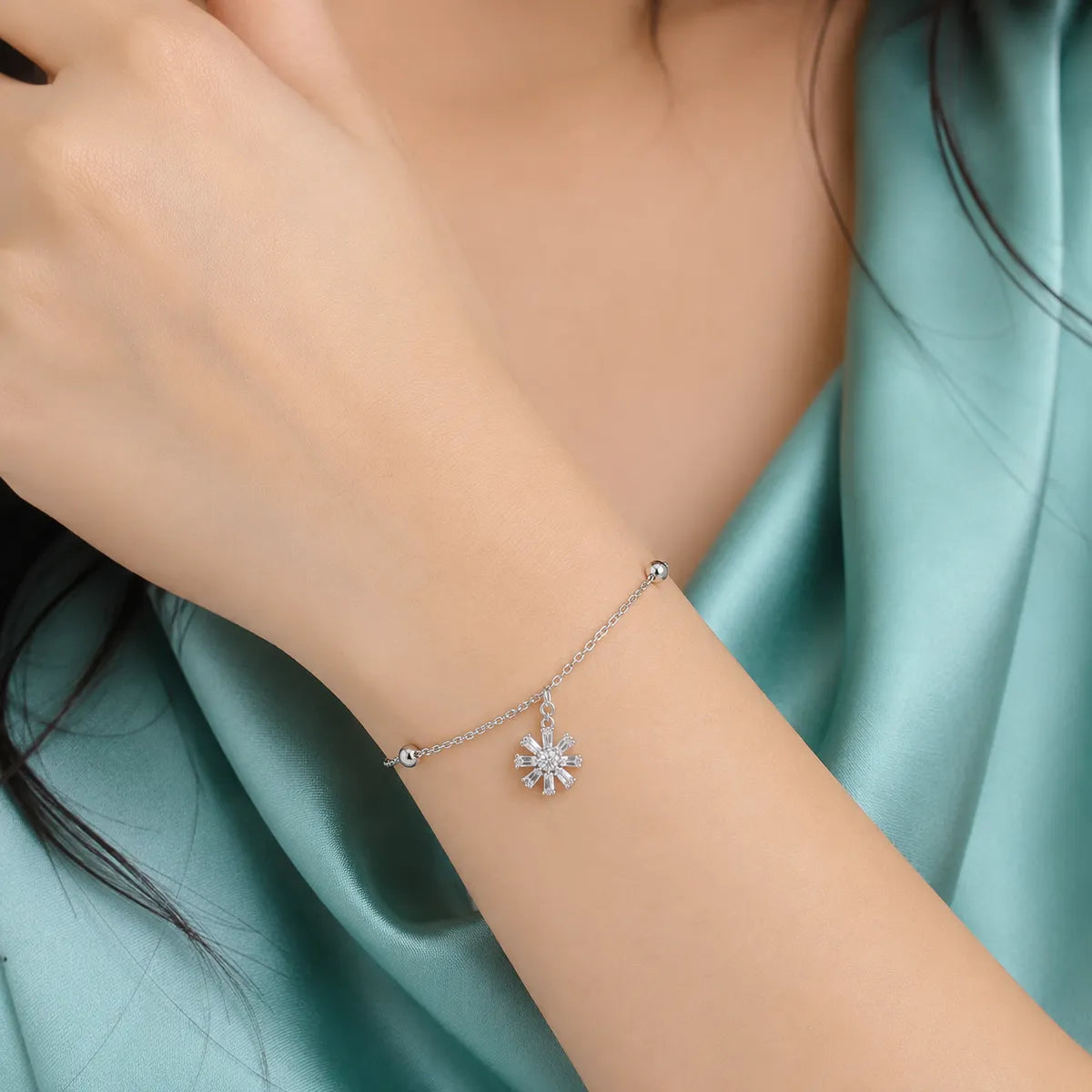 Blooming Daisy Drop Bracelet - made with 925 Silver