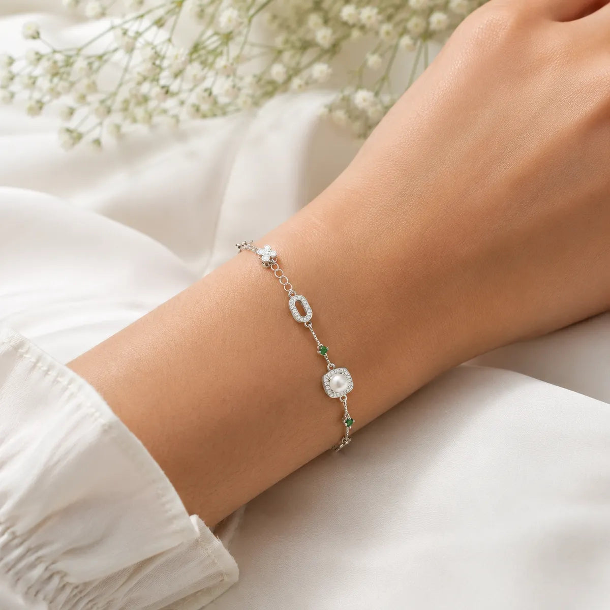 Emerald & Pearl Halo Bracelet - Green - made with 925 Silver